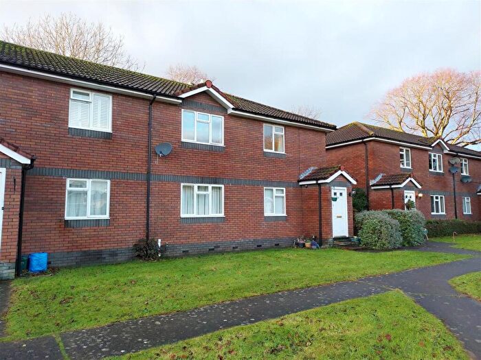 Apartment To Rent In Westbourne Court, Penarth, CF64