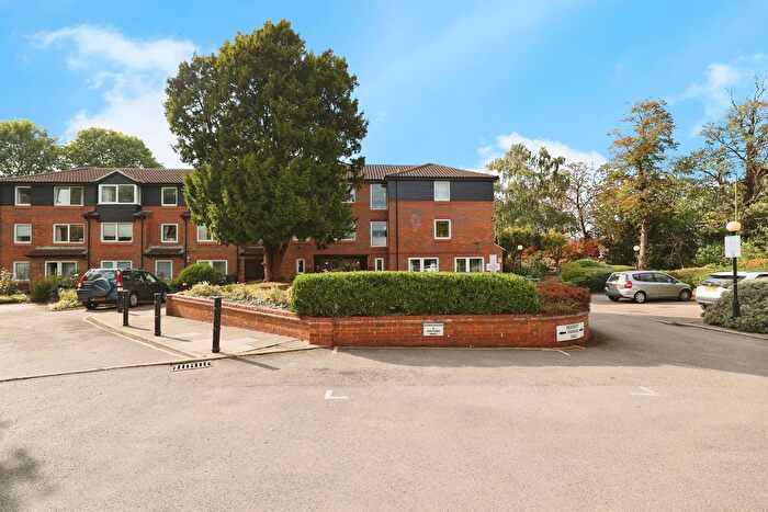 2 Bedroom Flat For Sale In Elstree Road, Bushey Heath, Bushey, WD23
