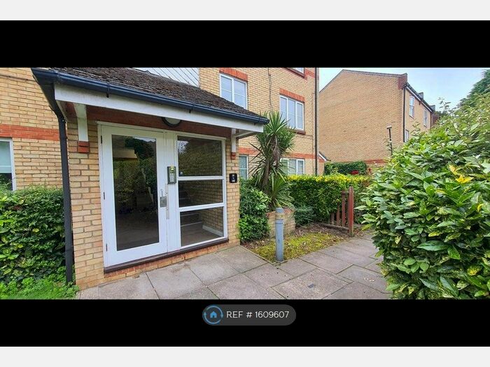 1 Bedroom Flat To Rent In Heddington Grove, London, N7
