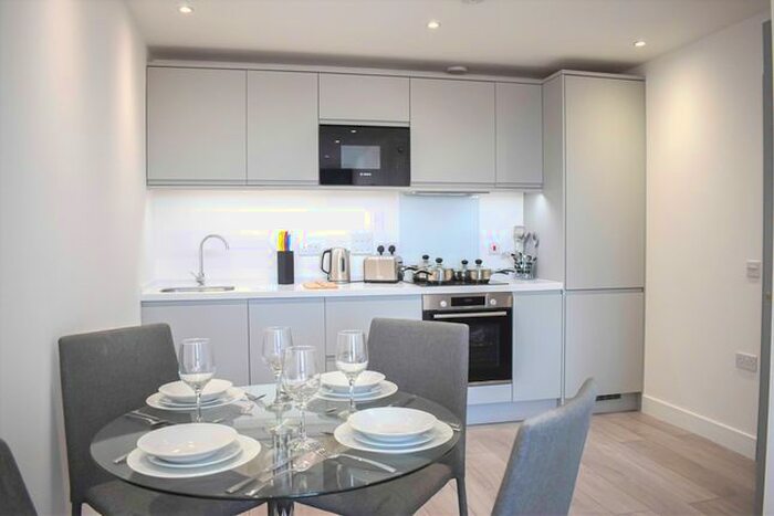 2 Bedroom Flat To Rent In New London Road, Chelmsford, CM2