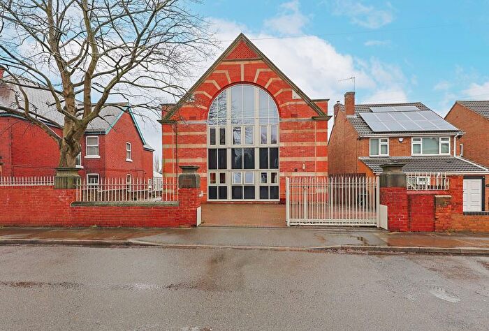 2 Bedroom Flat For Sale In Maple Court, Avenue Road, Chesterfield, S41