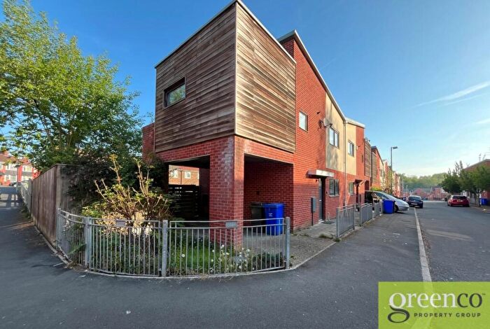 3 Bedroom Semi-Detached House To Rent In Asten Fold, Salford, M6