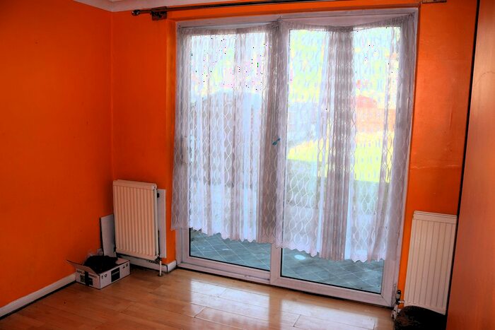 4 Bedroom Terraced House To Rent In Eastern Avenue, Ilford, IG2