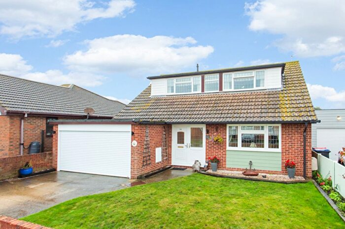 4 Bedroom Bungalow For Sale In Vauxhall Avenue, Herne Bay, Kent, CT6