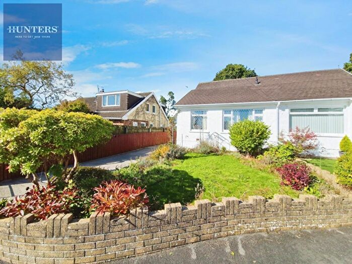 3 Bedroom Semi-detached Bungalow For Sale In Y Lan, Pencoed, Bridgend, CF35
