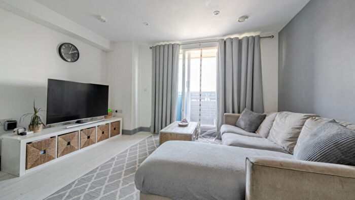 1 Bedroom Flat For Sale In Poppy Drive, London, EN3