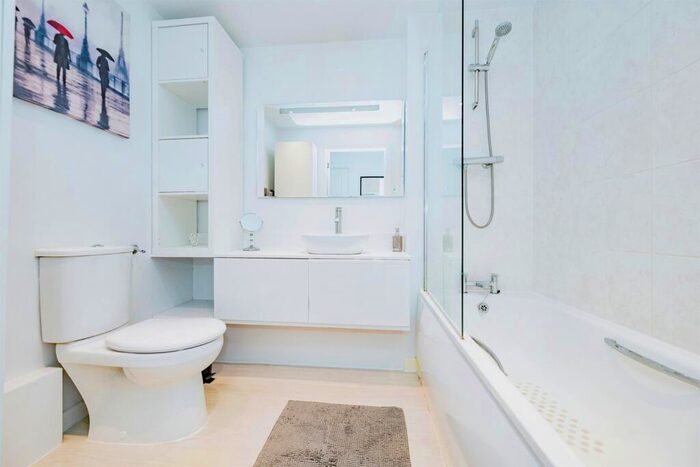 1 Bedroom Apartment For Sale In Midland Road, Hemel Hempstead, HP2