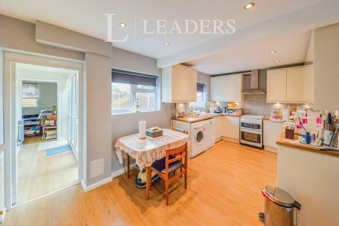 3 Bedroom Terraced House To Rent In Oldfield Road, AL2