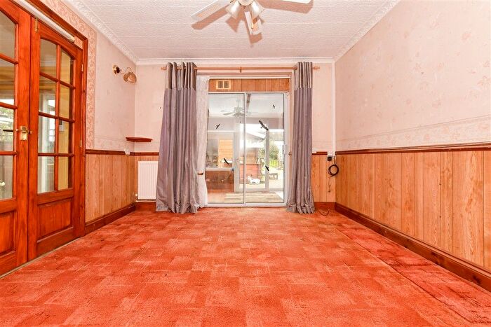 2 Bedroom Detached Bungalow For Sale In Beaver Lane, Ashford, Kent, TN23