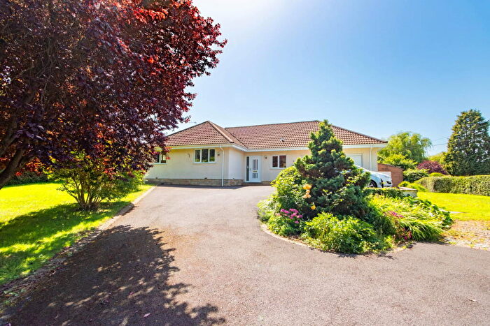 3 Bedroom Detached Bungalow For Sale In Wolvershill Road, Banwell, BS29