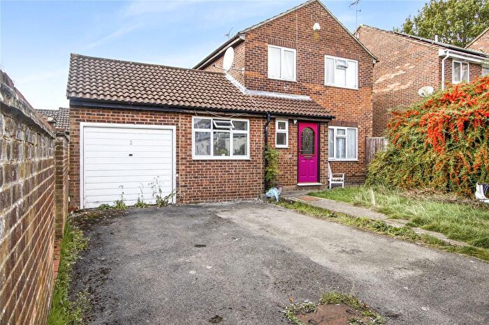 3 Bedroom Detached House For Sale In Chesterfield Close, Swindon, Wiltshire, SN5