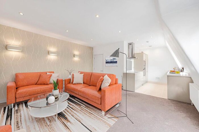 2 Bedroom Flat For Sale In Goldhurst Terrace, London, NW6