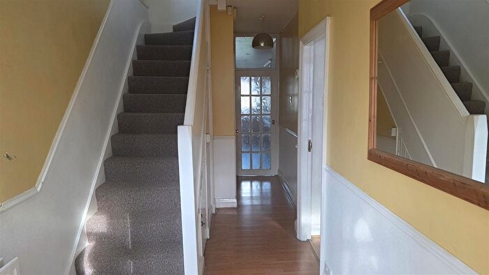 3 Bedroom Property To Rent In Milford Road, Southall, UB1