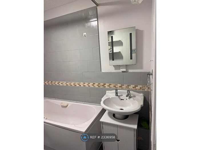 3 Bedroom Semi-Detached House To Rent In Duncombe Road, Bolton, BL3