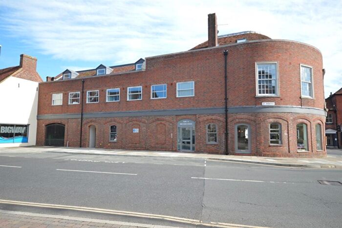 2 Bedroom Flat To Rent In Unicorn House, Eastgate Square, Chichester, PO19