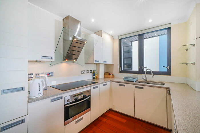 2 Bedroom Flat For Sale In Westferry Road, London, E14