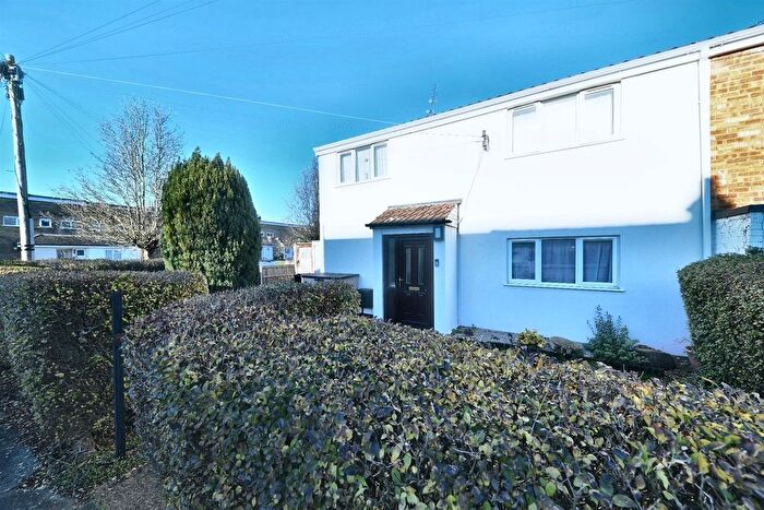 3 Bedroom End Terrace House For Sale In Long Leaves, Stevenage, SG2