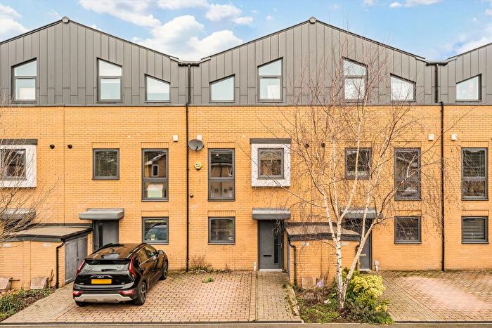 4 Bedroom Property To Rent In Eveline Road, Mitcham, CR4