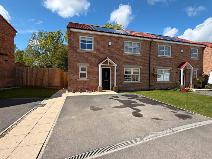3 Bedroom Semi-Detached House For Sale In Lampman Way, Costhorpe, S81
