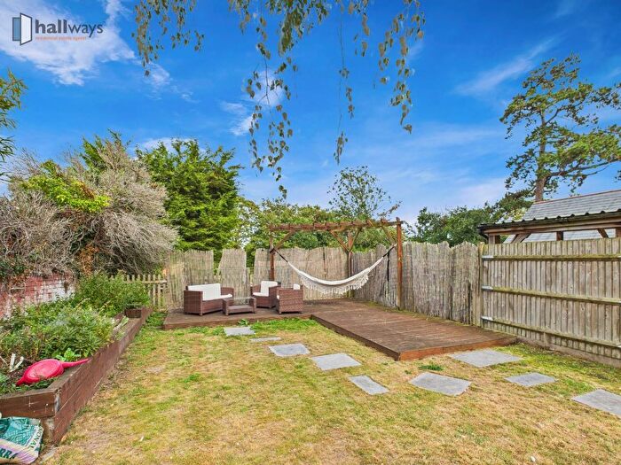 2 Bedroom Flat For Sale In Flat, Marle House, Eastbourne Road, South Godstone, Godstone, RH9