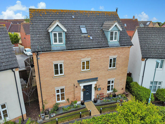 5 Bedroom Detached House For Sale In Sycamore Drive, Bury St Edmunds, IP32