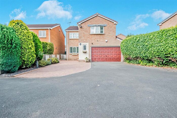 4 Bedroom Detached House For Sale In Stephenson Way, Leeds, LS12