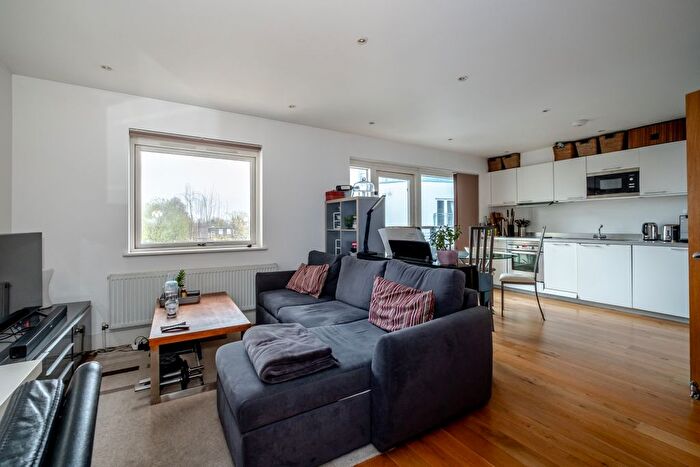 1 Bedroom Flat To Rent In Clapham Road, London, SW9