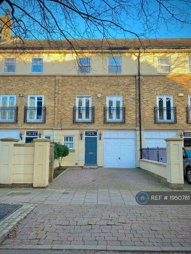 4 Bedroom Terraced House To Rent In Wyatt Drive, London, SW13