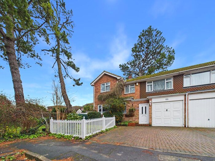 4 Bedroom End Of Terrace House For Sale In Cecil Aldin Drive, Tilehurst, Reading, RG31