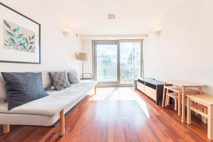 1 Bedroom Flat To Rent In Bridges Court Road, Battersea, SW11