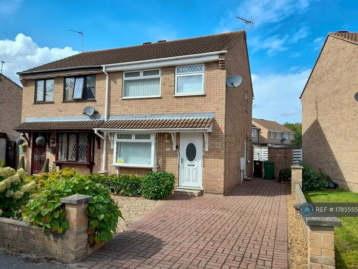 3 Bedroom Semi-Detached House To Rent In Broome Close, Newark, NG24