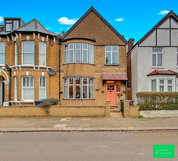 3 Bedroom Semi Detached House For Sale In Leicester Road, London, N2