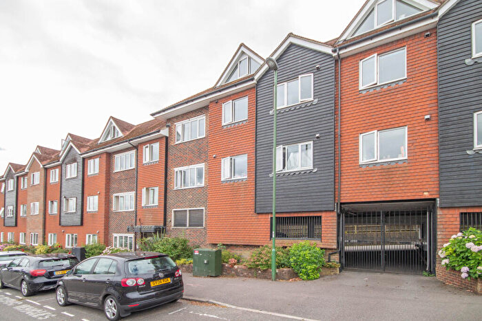 2 Bedroom Flat For Sale In Harlands Road, Haywards Heath, RH16