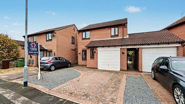 3 Bedroom Link Detached House For Sale In Hale Close, Glebe Park, Lincoln, LN2