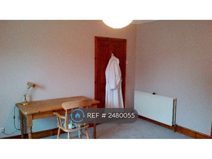 Studio To Rent In Finchley Central, London, N3