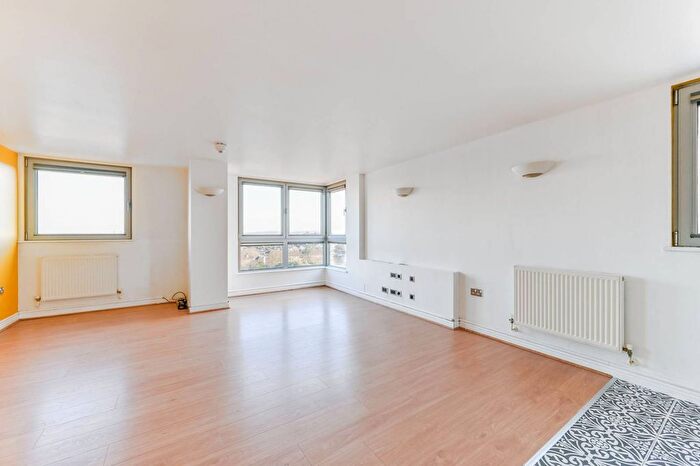 2 Bedroom Flat To Rent In Throwley Way, Sutton, SM1