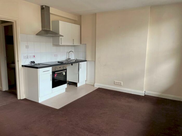 1 Bedroom Flat To Rent In Folkestone Road, Dover, CT17