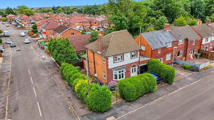 3 Bedroom Detached House For Sale In Dunstall Avenue, Leicester, LE3