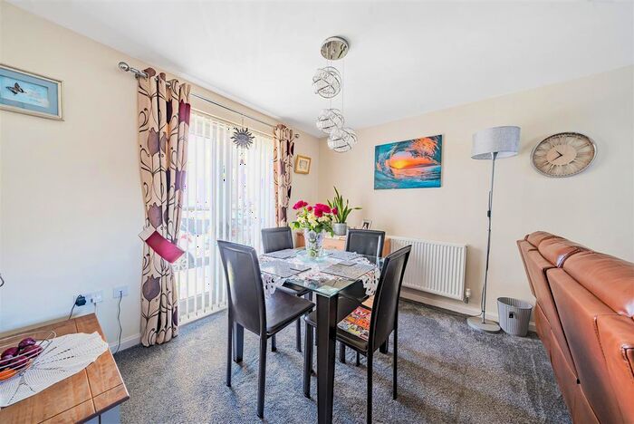 2 Bedroom Flat For Sale In Naiad Road, Pentrechwyth, Swansea, SA1