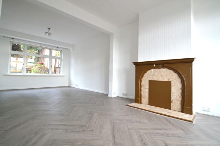 3 Bedroom Semi-Detached House To Rent In Warland Road, London, SE18