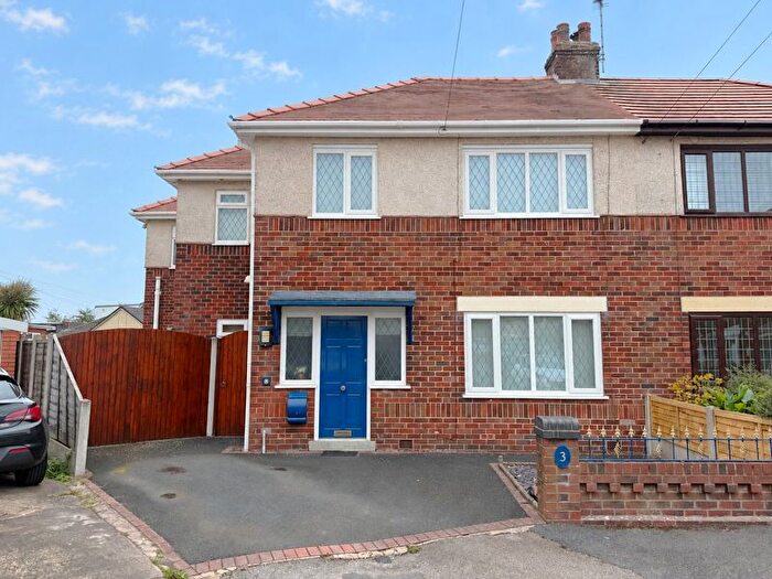 4 Bedroom Semi-Detached House For Sale In Maple Avenue, Thornton-Cleveleys, FY5