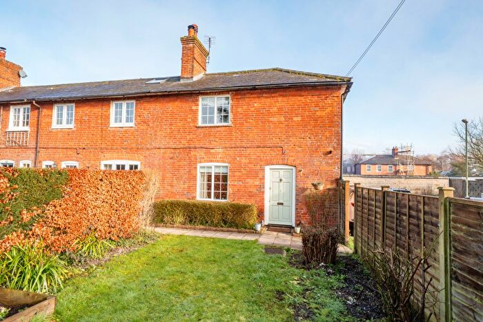 2 Bedroom End Terrace House For Sale In Dixons Lane, Broughton, SO20