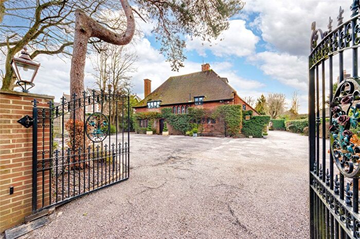 5 Bedroom Detached House For Sale In Loom Lane, Radlett, Hertfordshire, WD7