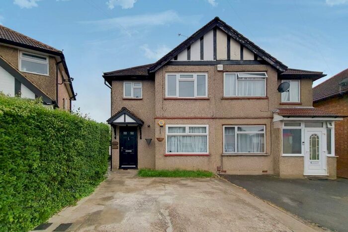 1 Bedroom Maisonette To Rent In Clewer Crescent, Harrow Weald, Harrow, HA3