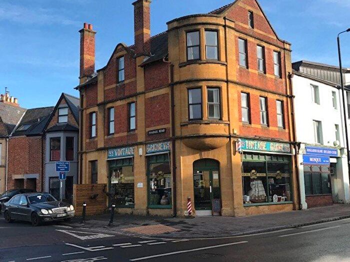 5 Bedroom Flat To Rent In Cowley Road, OX4