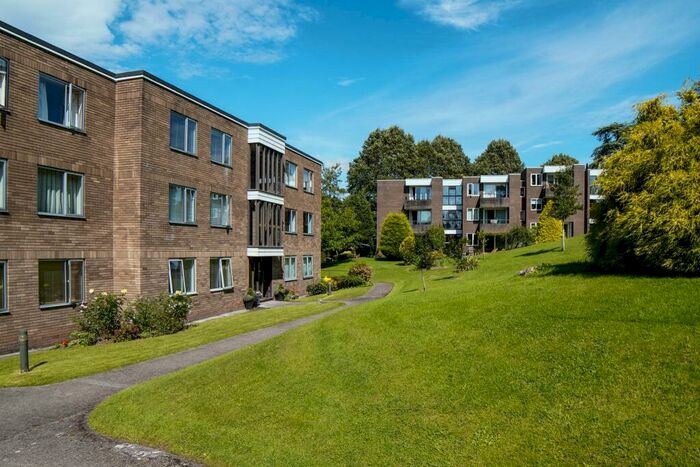 3 Bedroom Flat To Rent In Knoll Court, Knoll Hill, Sneyd Park, BS9