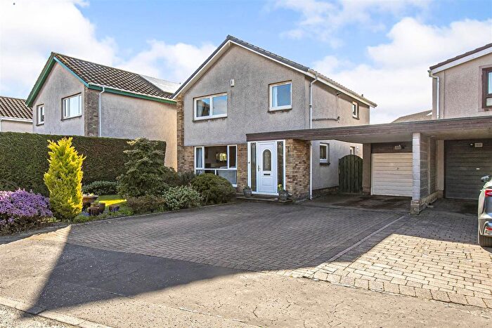 3 Bedroom Detached House For Sale In North Roundall, Limekilns, KY11