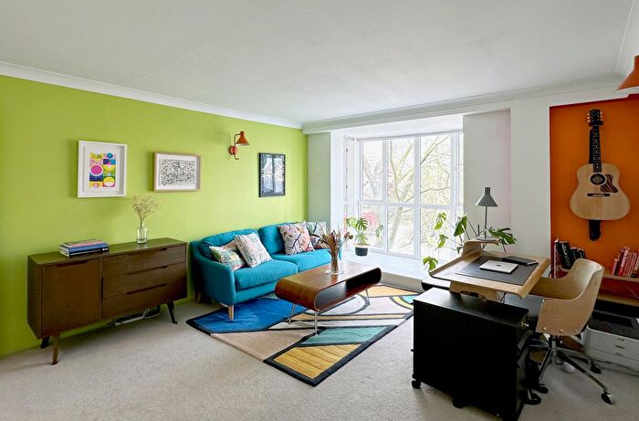 1 Bedroom Flat To Rent In Worgan Street, Surrey Quays London, SE16