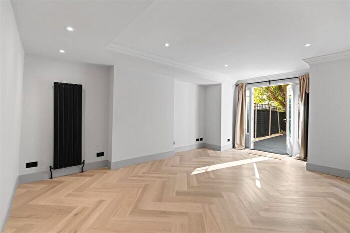 2 Bedroom Flat To Rent In Goldhurst Terrace, South Hampstead, NW6