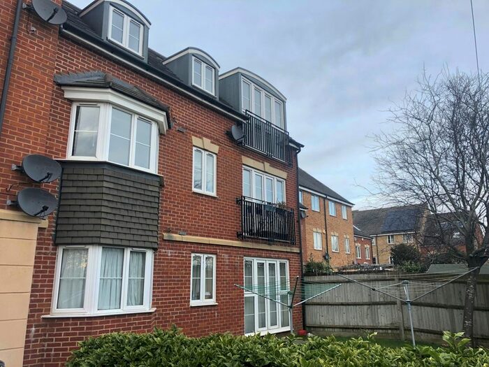 2 Bedroom Flat To Rent In Lindler Court, Leighton Buzzard LU7